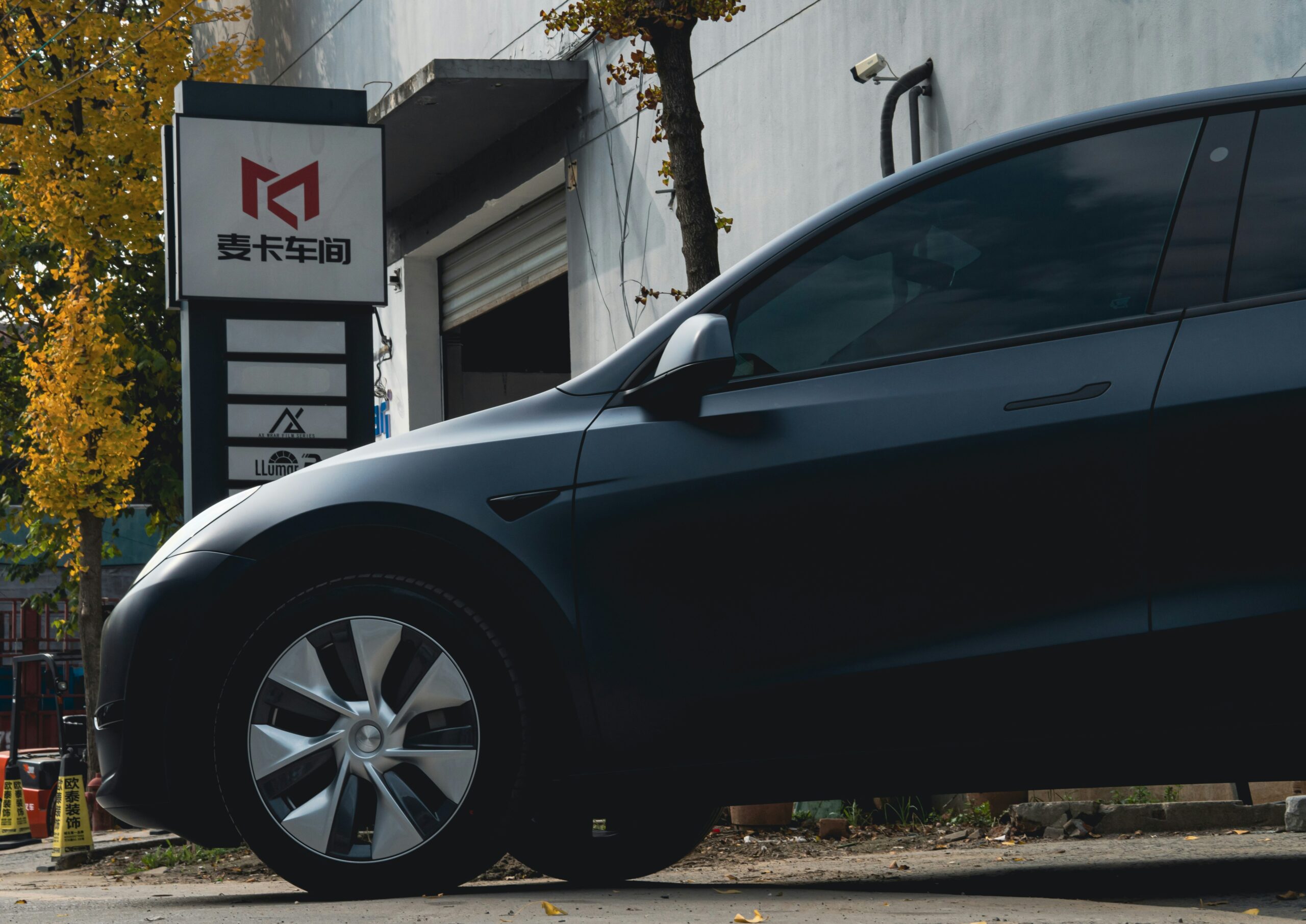 cost to vinyl wrap a car